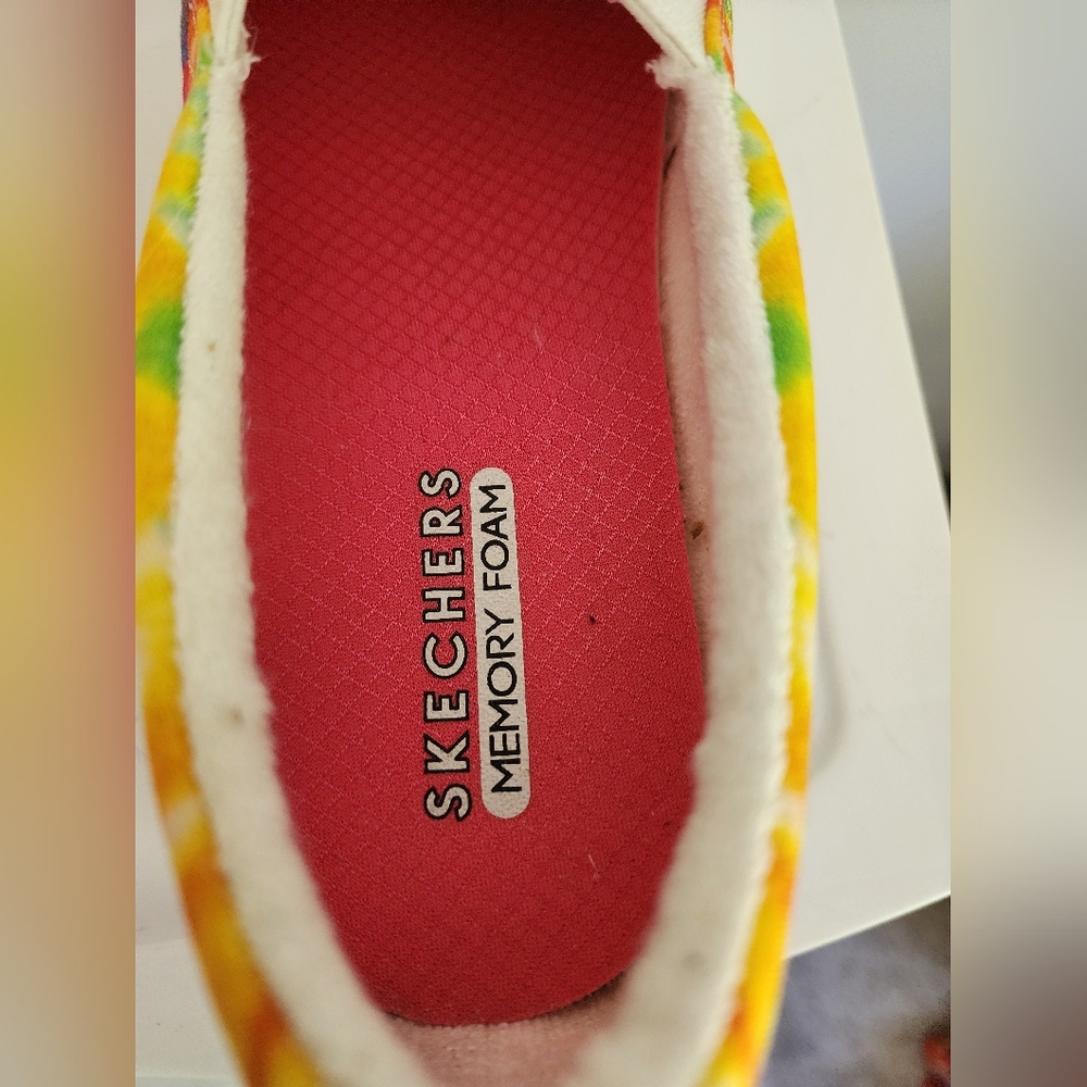 Skechers Vibrant Tie-Dye Slip-On Sneakers In Size 10. New Without Tags. - Picture 2 of 5